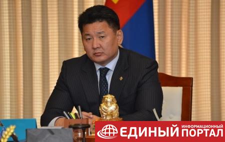 Премьер Монголии отменил визит в Россию
