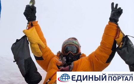С Эвереста спасли двух украинцев
