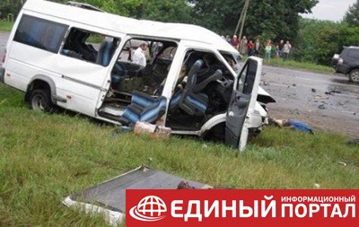 В Грузии перевернулся автобус с туристами: есть жертвы