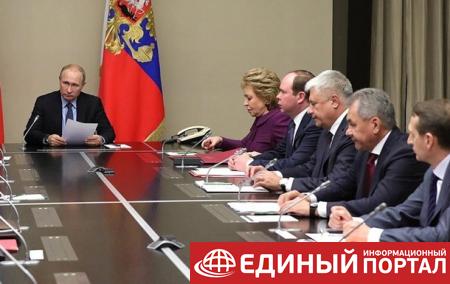 Путин созвал совбез РФ после разговора с Порошенко