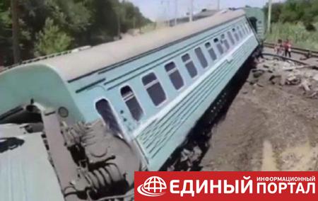 В Казахстане сошел с рельсов поезд, есть жертвы
