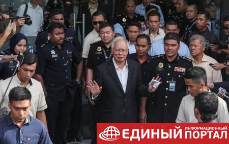 Экс-премьера Малайзии арестовали за коррупцию