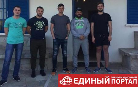 Греция освободила 12 украинских моряков
