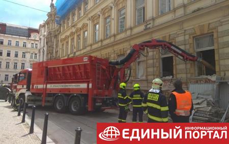 В центре Праги обрушилось здание, под завалами оказались пять человек