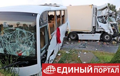 Российские туристы попали в аварию в Турции: 11 пострадавших