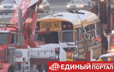 Авария со школьным автобусом в США: 42 пострадавших