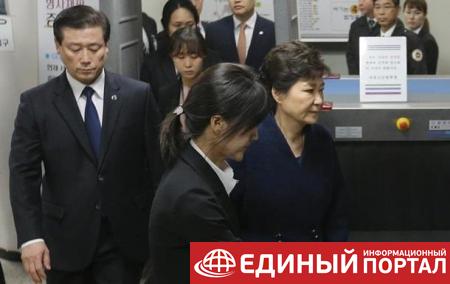 Экс-президента Южной Кореи приговорили к 25 годам тюрьмы