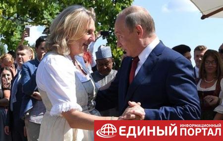 Глава МИД Австрии не жалеет о приглашении Путина на свадьбу