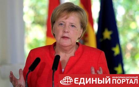 Меркель: Соглашение по мигрантам - нежизнеспособно
