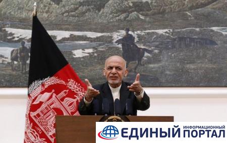 Президент Афганистана объявил о перемирии с талибами