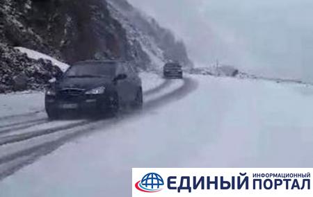 В Турции в разгар туристического сезона выпал снег
