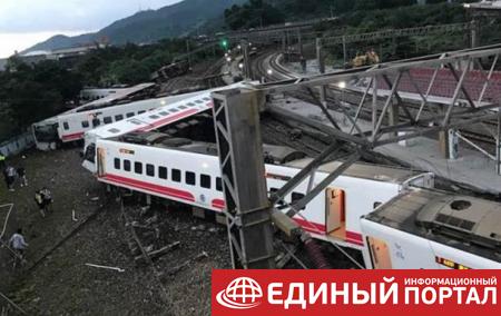 Авария с поездом на Тайване: 17 жертв