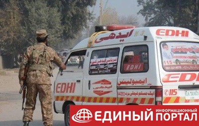 В Пакистане автобус упал в пропасть: 17 жертв