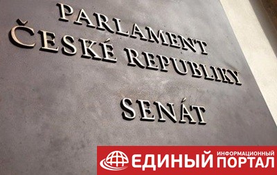 Сенат Чехии настаивает на отставке премьера Бабиша