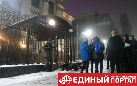 РФ завела два дела по нападениям на свои представительства в Украине
