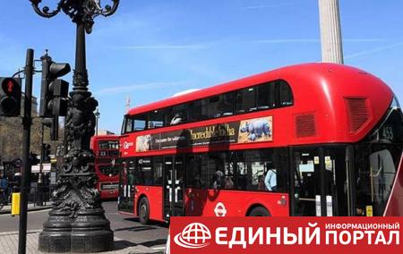 В Лондоне запретили рекламу фастфуда в транспорте