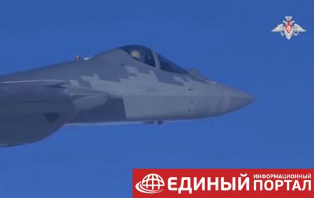 Впервые показан полет Су-57 в боевых условиях