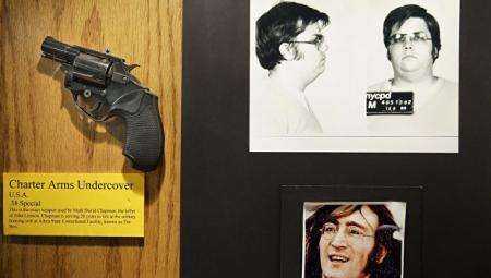 "Я слишком далеко зашел": убийца Джона Леннона рассказал о мыслях перед нападением