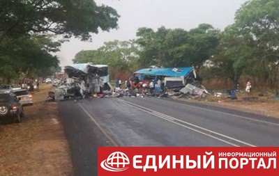 В Зимбабве 47 человек погибли в столкновении двух автобусов