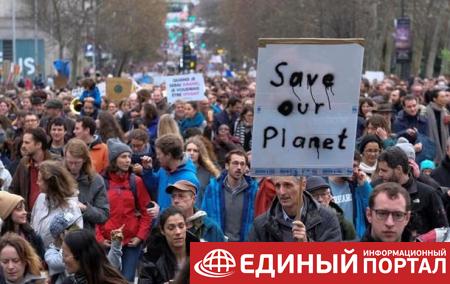 В Брюсселе десятки тысяч людей вышли на улицы в защиту климата