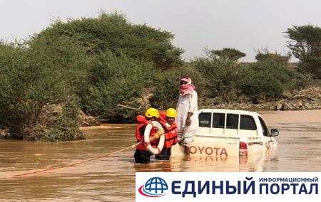 В Саудовской Аравии из-за наводнения погибли 12 человек