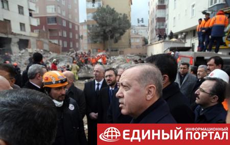 Обрушение дома в Стамбуле: количество жертв достигло 17 человек
