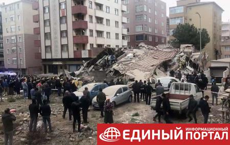 В Стамбуле обрушилась многоэтажка: есть жертвы
