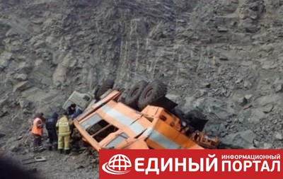 В РФ автобус упал в обрыв, есть погибшие