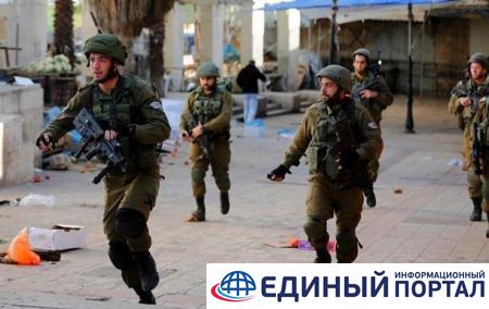 Палестинцы на машине напали на израильских военных