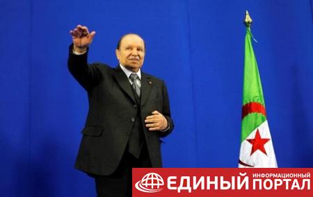 Президент Алжира отказался баллотироваться на пятый срок