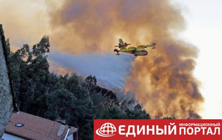 В Испании тушат десятки лесных пожаров