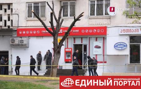 В Тбилиси ограбили банк сразу же после его открытия