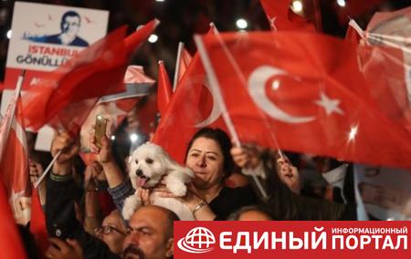 В Стамбуле прошли протесты из-за отмены результатов выборов