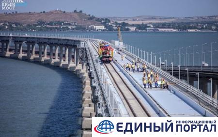 На Крымском мосту сомкнули рельсы первого пути