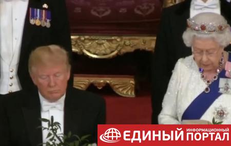 Трамп уснул во время речи Елизаветы II - СМИ