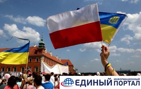 Почти 200 тысяч украинцев получили разрешения на проживание в Польше