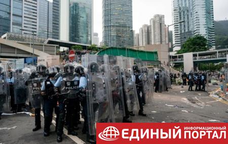 Протесты в Гонконге: штурм админзданий и красный уровень тревоги