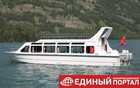 Судно с туристами перевернулось в Черном море