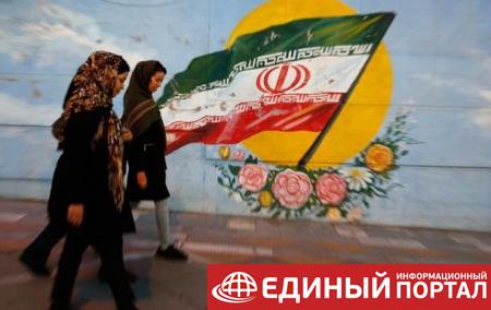 Иранским женщинам разрешили раз сходить на футбол