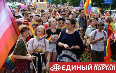 В Польше призвали противостоять "странствующим театрам" гей-прайдов