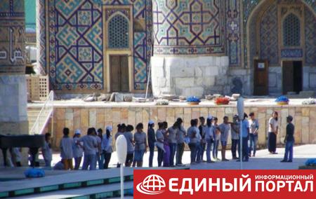 В Узбекистане водителей дорогих авто обязали возить гостей фестиваля