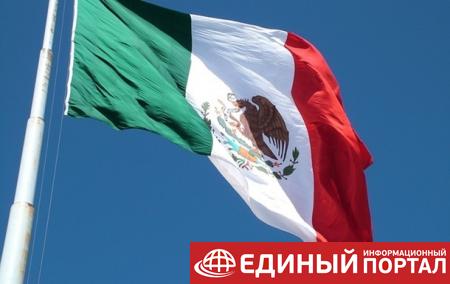 Мэра города в Мексике привязали к машине и проволокли по улице
