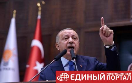 "Не будь дураком". Эрдоган застрял в Сирии