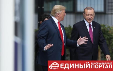 "Уничтожит Турцию". На кого Трамп оставил Сирию