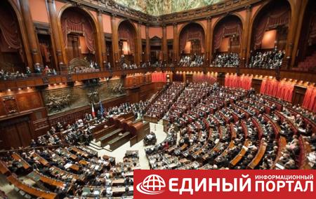 В Италии сократят парламент на 345 депутатов