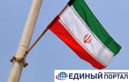 Протесты в Иране: власти начали восстанавливать доступ в интернет