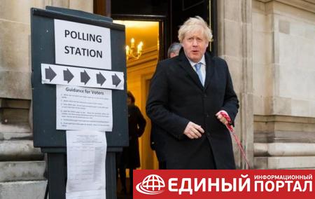 Партия Джонсона лидирует на выборах в Британии − опрос
