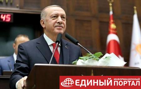 Эрдоган пригрозил дать урок "путчисту" Хафтару