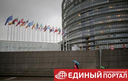 ЕС призвали активней противостоять фейкам о коронавирусе