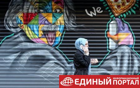 В Турции людям младше 20 лет запретили выходить на улицу